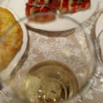 Glas und Tapas